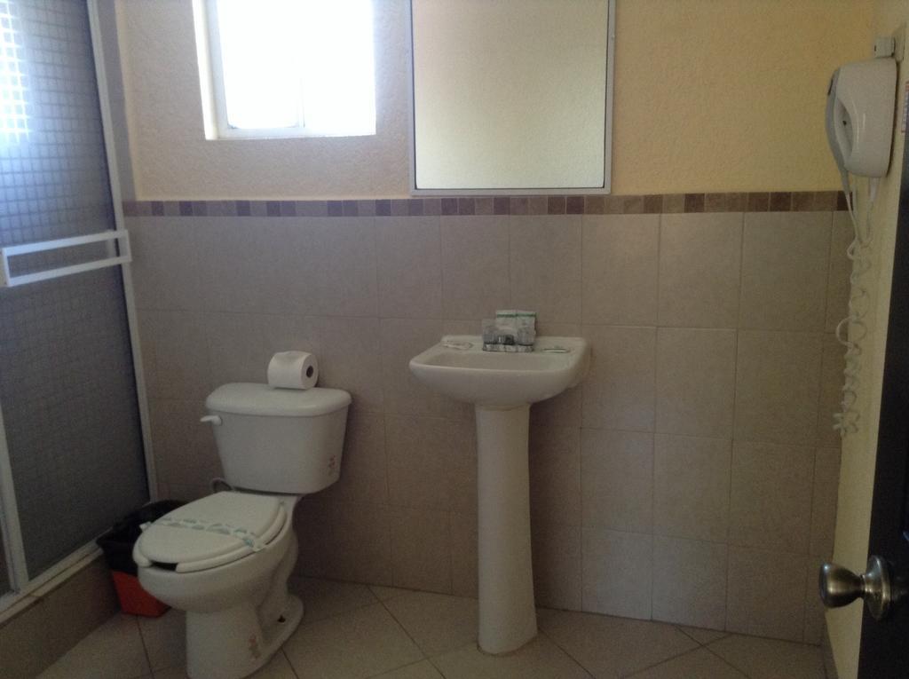 Motel Agora Ensenada Værelse billede