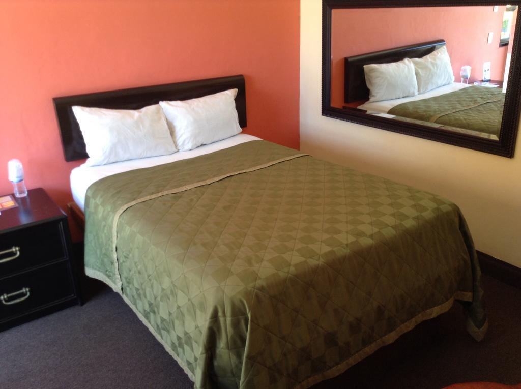 Motel Agora Ensenada Værelse billede